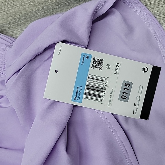 NIKE WOMEN'S SHORTS. - Picture 2 of 5